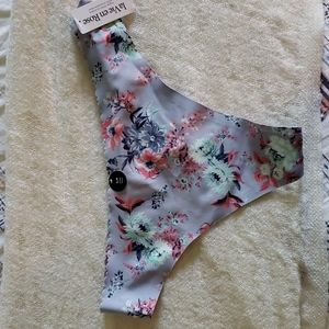 Brand new tags on purple La Vie En Rose small thong